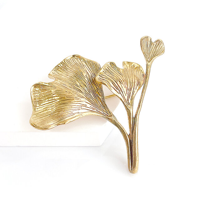 イチョウモチーフ ブローチ【ebro23】