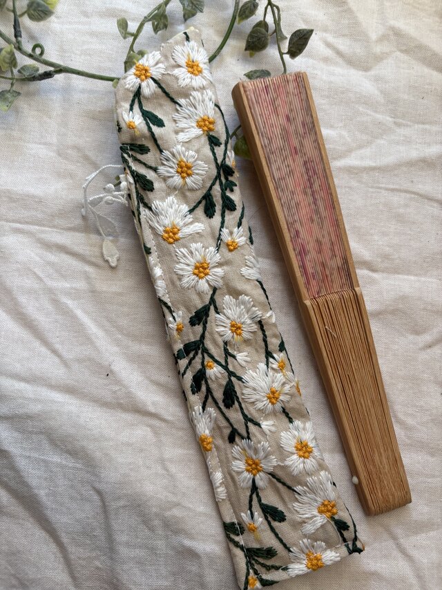 ★ハンドメイド★ ★★ リネンマーガレット刺繍扇子ケース★箸入れ★箸袋★