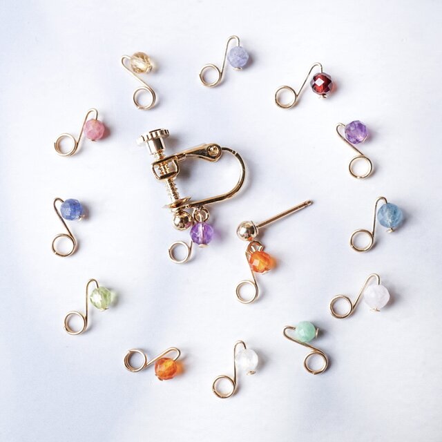【誕生石が選べる】八分音符 ピアス／イヤリング 音符 音楽 天然石 アクセサリー ギフト対応 プレゼント