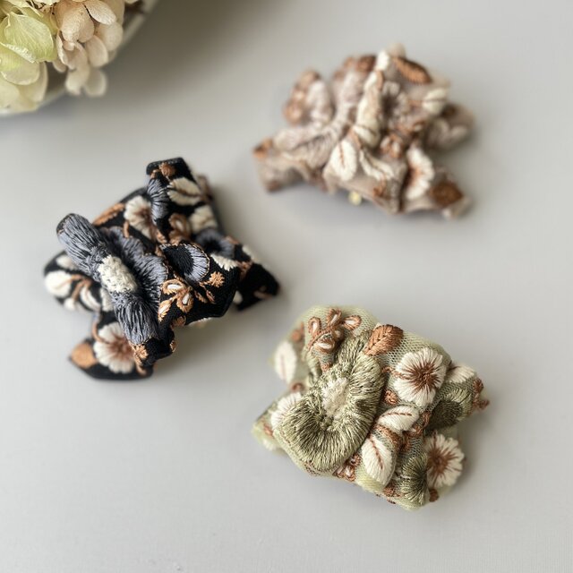 エレガント刺繍リボンの大人ポニーフック | iichi 日々の暮らしを