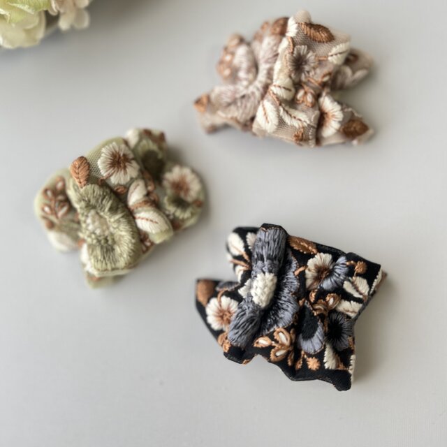 エレガント刺繍リボンの大人ポニーフック | iichi 日々の暮らしを