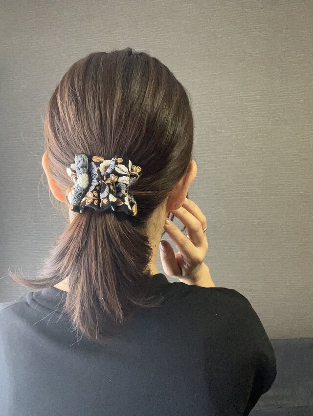 エレガント刺繍リボンの大人ポニーフック | iichi 日々の暮らしを