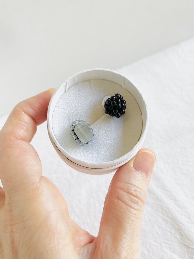 【天然石  グレームーンストーン×粒々アンティークビーズ】イヤリング