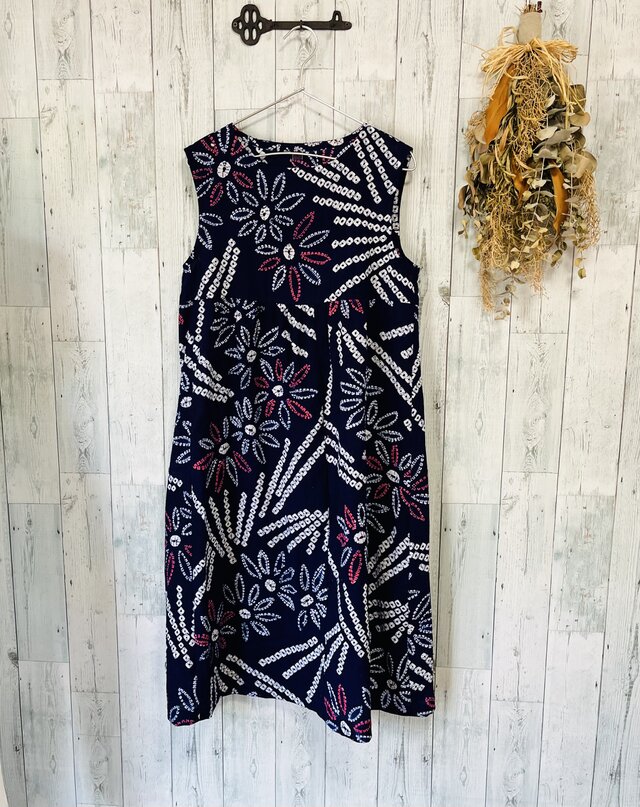 ☆  有松絞の浴衣から　　藍色に花火　ヨーク切り替えワンピース　　浴衣リメイク♪