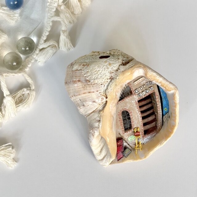 貝がらの置物『Goose Eggs for Saleーあの街のガチョウのタマゴ屋さんー』ミニチュアのお店屋さん