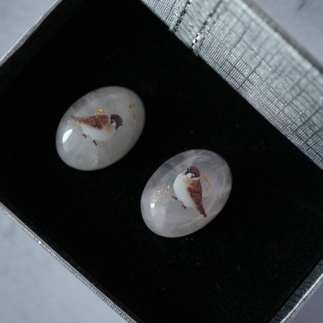 ローズクォーツと雀のピアス（イヤリング金具変更可）