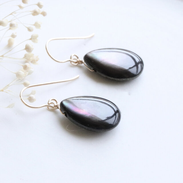 大粒◇ ブラックシェル（黒蝶貝） ピアス/イヤリング アレルギー対応