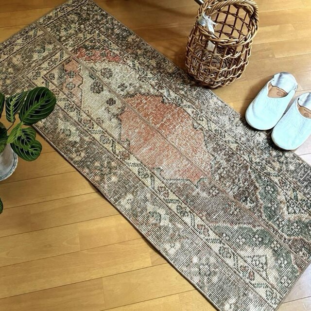 50×119パッチワーク　淡いサーモン×グレージュ　トルコヴィンテージラグ 50×119パッチワーク 淡いサーモン×グレージュ トルコ