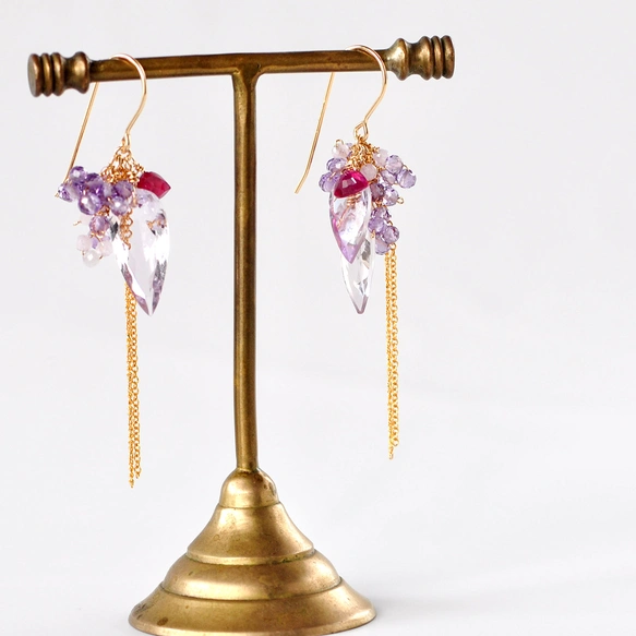 「薄紅の花細工」〜ピンクアメジスト×ルビー アシンメトリーピアス〜14kgf