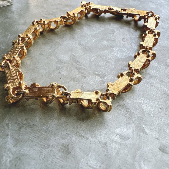 B169-ヴィンテージブレスレット U.S.A. 1980s Gold Tone Screw