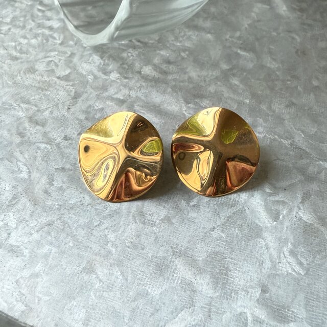 P701-ヴィンテージピアス U.S.A. 1980s Gold Tone Round Wave