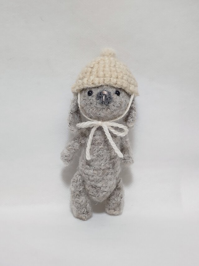 小さなウサギさん (あみぐるみ)