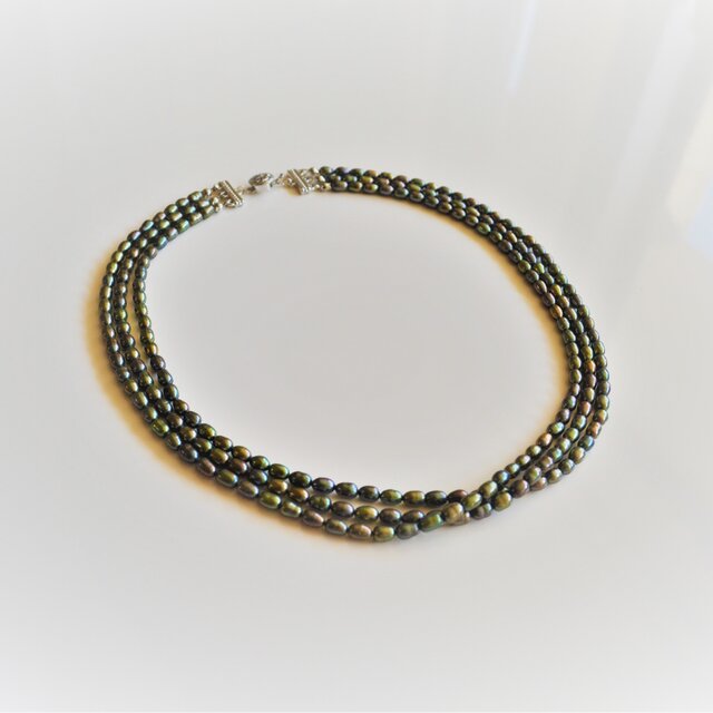 淡水ピーコックグリーンブラックパールの3連ネックレス＊43cm＊3.5