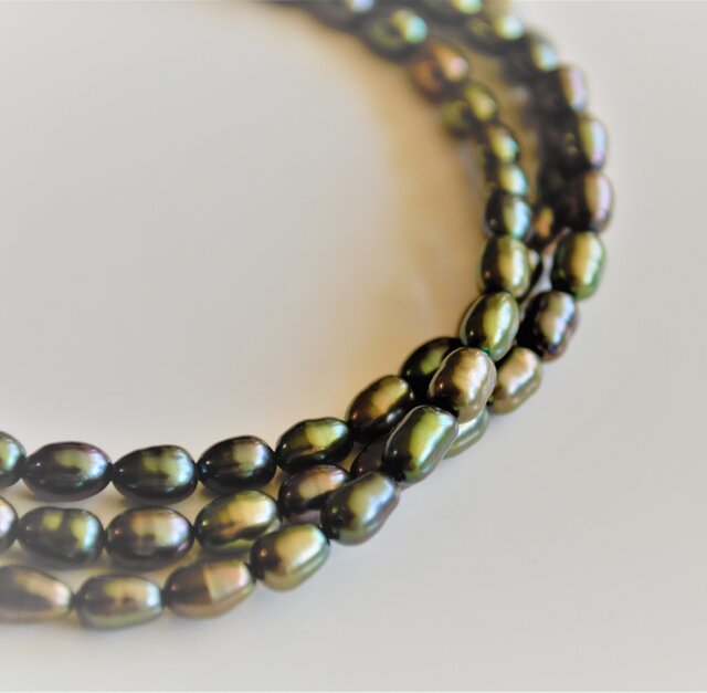 淡水ピーコックグリーンブラックパールの3連ネックレス＊43cm＊3.5