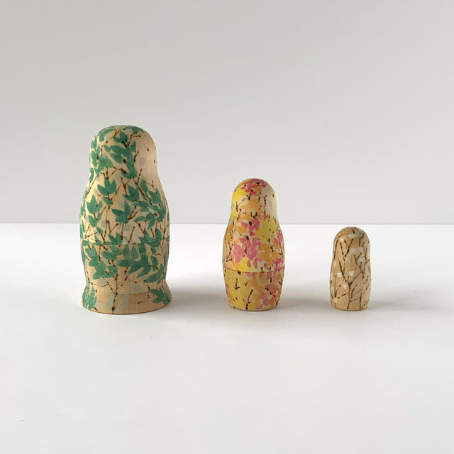 beamsのマトリョーシカ・クラゲ・木製彫刻のセット 四季の木マトリョーシカ 3個組 | iichi 日々の暮らしを心地よくする