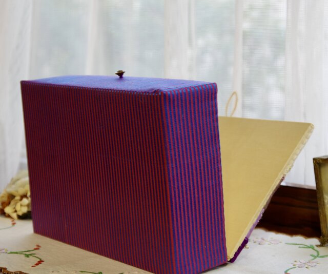 布箱 アンティーク布 刺繍 クレイジーキルト | iichi 日々の暮らしを