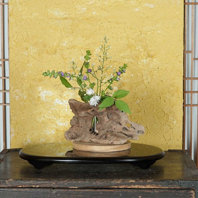 インテリア小物 【共箱付き】花瓶 金彩孔雀文 花器 壺 高さ約15cm 伝統工芸