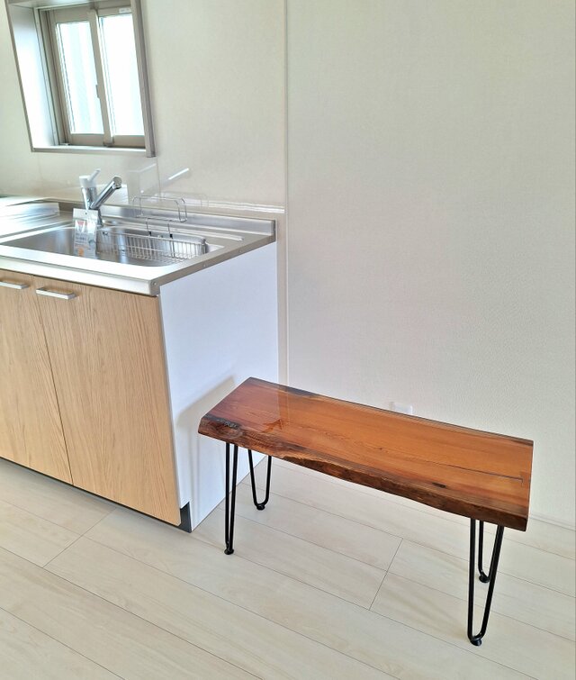 欅のレジンソファーテーブル | iichi 日々の暮らしを心地よくする