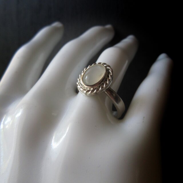 ハンドメイド　シルバーリング　ムーンストーン13号　Charch jewelry 再入荷 (13号) Man in the Moon レインボームーンストーン