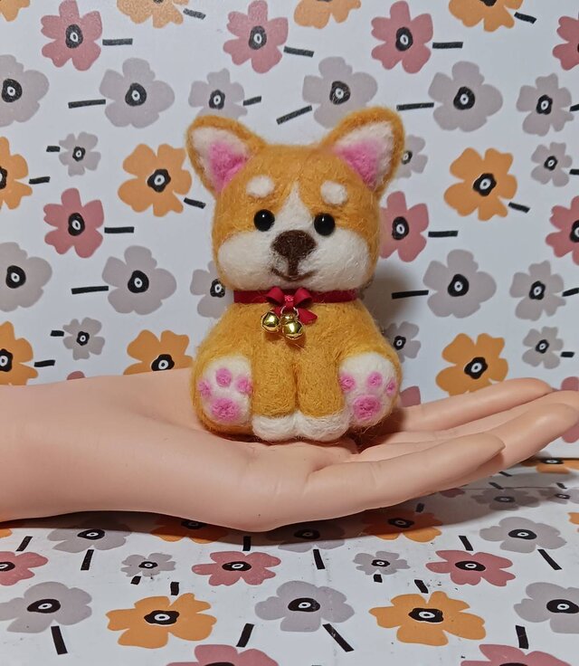 羊毛フェルト柴犬 おやつのホネほしいなぁ | iichi 日々の暮らし