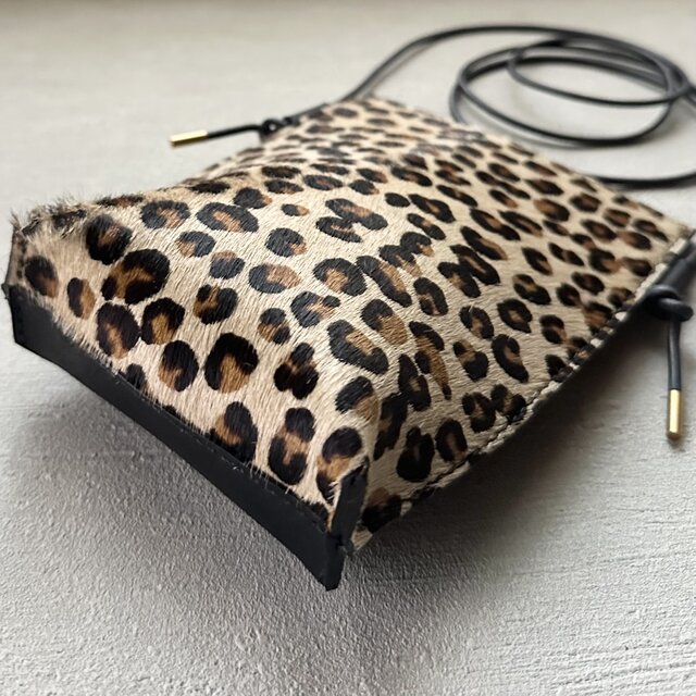 スマホポシェット・スマホショルダー ˗ˏˋ gusset ˎˊ˗ 牛毛皮ハラコ
