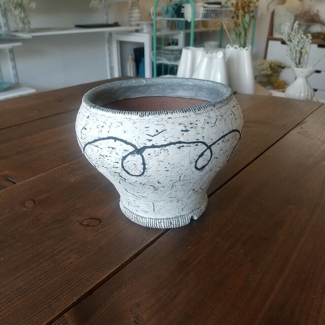 流線形の植木鉢 | iichi 日々の暮らしを心地よくするハンドメイドや