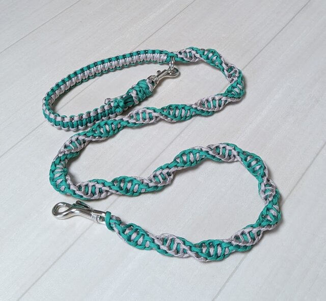 パラコードリード 大型犬用 Wねじり平編みカフェリード カラーお揃いの