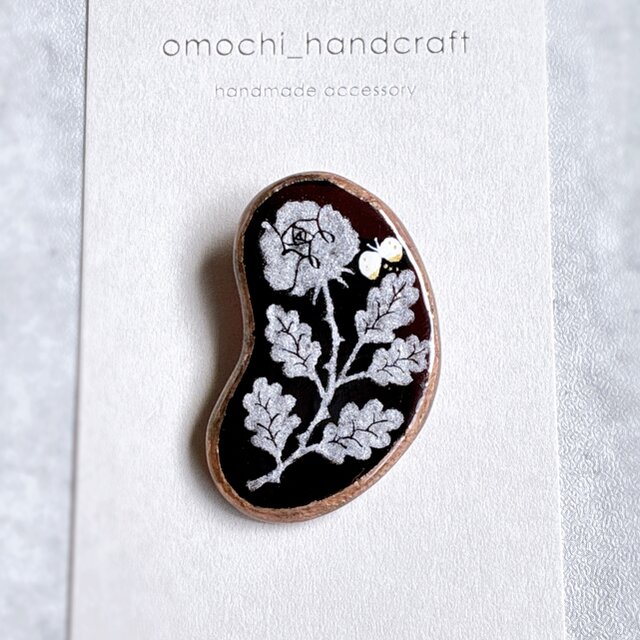 クラシックなバラのブローチ　ステンドグラスブローチ