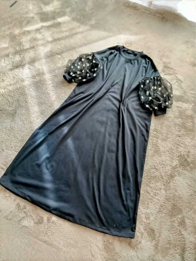 AAYUSHI アユーシ　カットワークスカラップパフスリーブワンピース　ブラック SEN0203〕カットワークスカラップパフスリーブワンピース | AAYUSHI