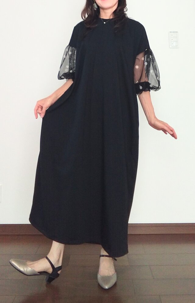 ブラックカットソー&メッシュドットドロップショルダー
