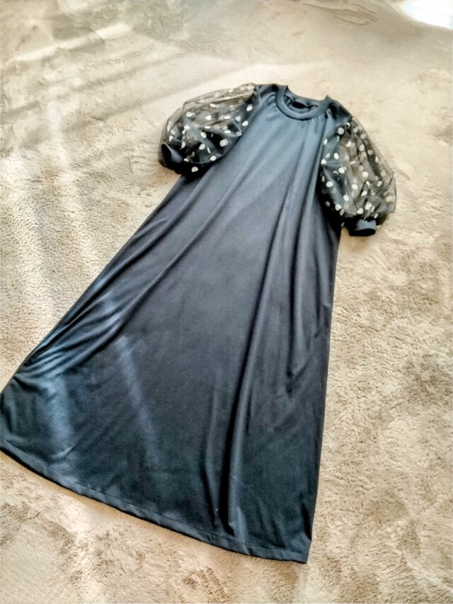 ブラックカットソー&メッシュドットパフスリーブワンピース