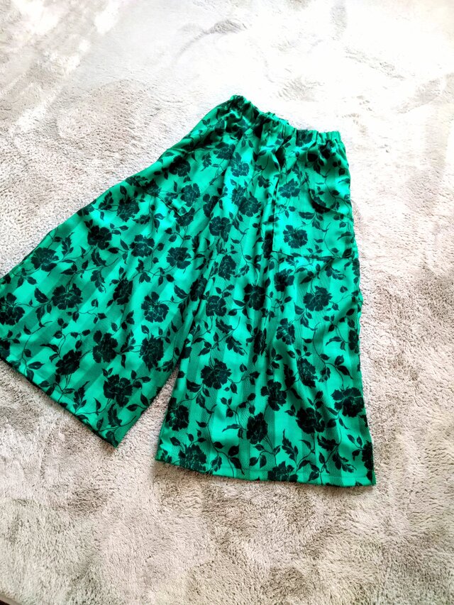 上質コットングリーンフワラー柄のガウチョ