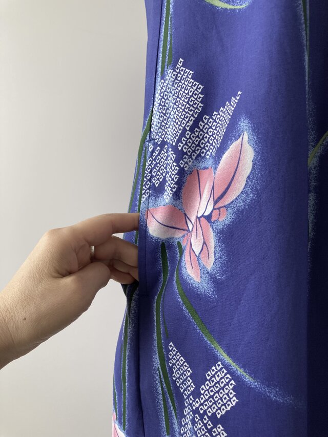 浴衣反物☆菖蒲柄と格子柄のAラインワンピース(M〜L) 浴衣反物☆菖蒲柄と格子柄のAラインワンピース(M〜L) Amazon.