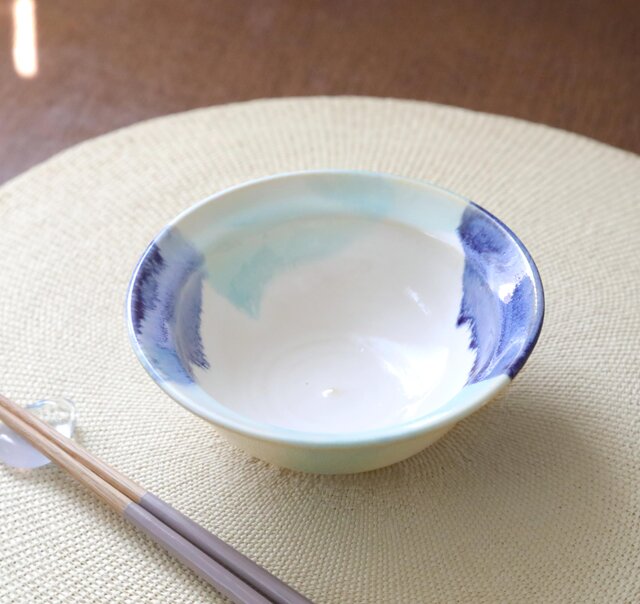 涼やかブルーグリーン にじみ模様のリムボウル | iichi 日々の暮らしを