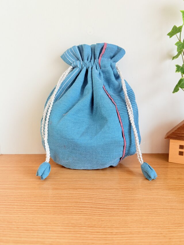播州織のラウンド巾着袋（水色）