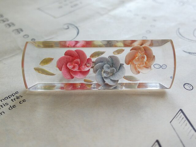 ヴィンテージ ピーチ､Blue､ピンク／3色のお花 細長いルーサイト製