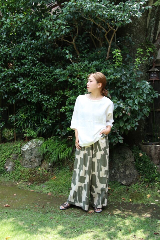 北欧風柄 コットンリネンのワイドフレアパンツ（オリーブ）