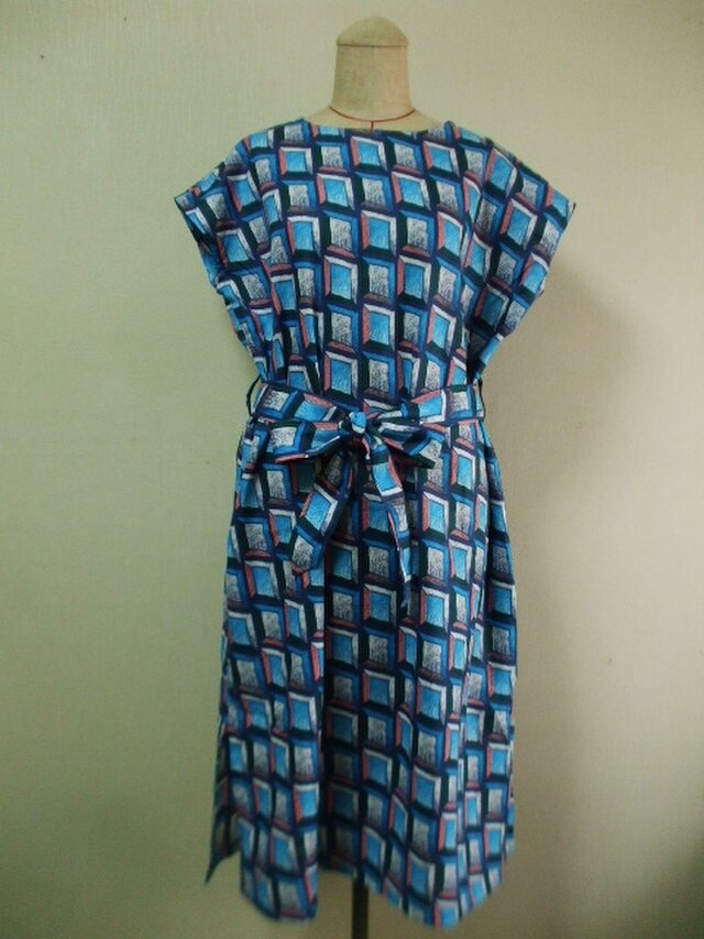 綿麻素材 紺地×ウィンドウ柄 ラウンドネックフレンチスリーブ 太ベルト付きワンピース M~LLサイズ 受注生産