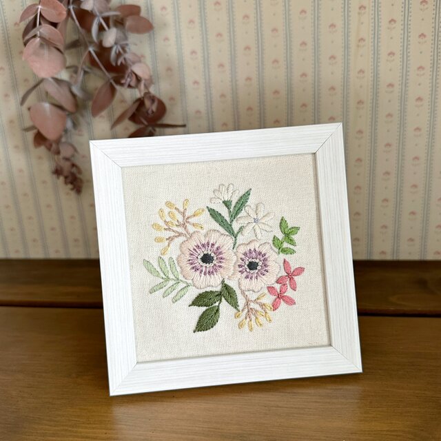 刺繍キット〉アネモネの刺繍フレーム | iichi 日々の暮らしを心地よく