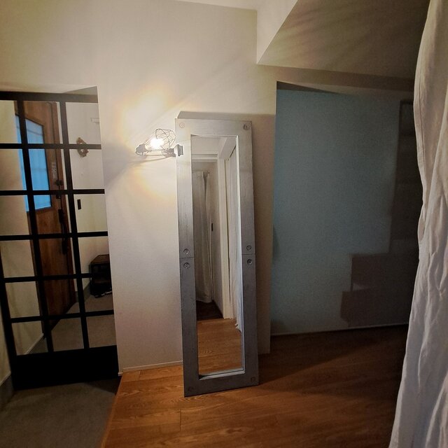 ライト付きモルタル調スタンドミラーＨ166×Ｗ47