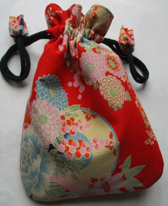 ８３２７　花柄の着物で作った巾着袋　＃送料無料