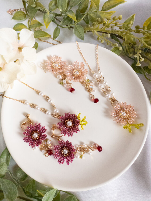 [秋のハッピーバッグ]コスモスのピアス＆ネックレス