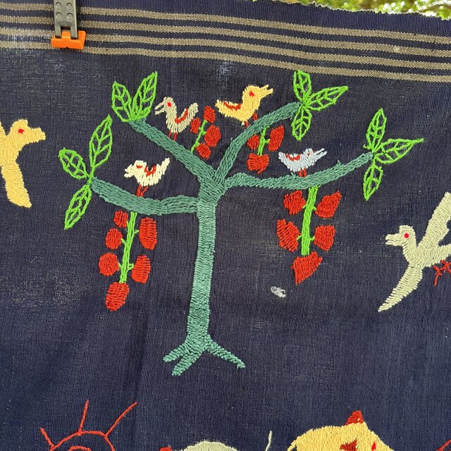 ミャンマー・チン族手刺繍布【ネイビー】Lot.2 | iichi 日々の暮らしを