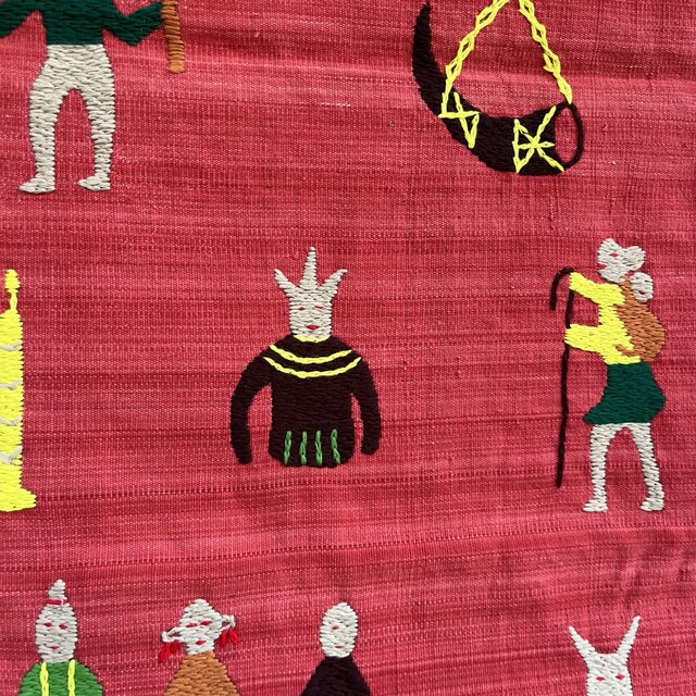 ミャンマー・チン族手刺繍布【レッド】Lot.2 | iichi 日々の暮らしを