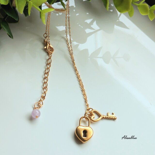 【天然石付き】鍵ネックレス ハート ラベンダーアメジスト アジャスター付き シンプル 上品