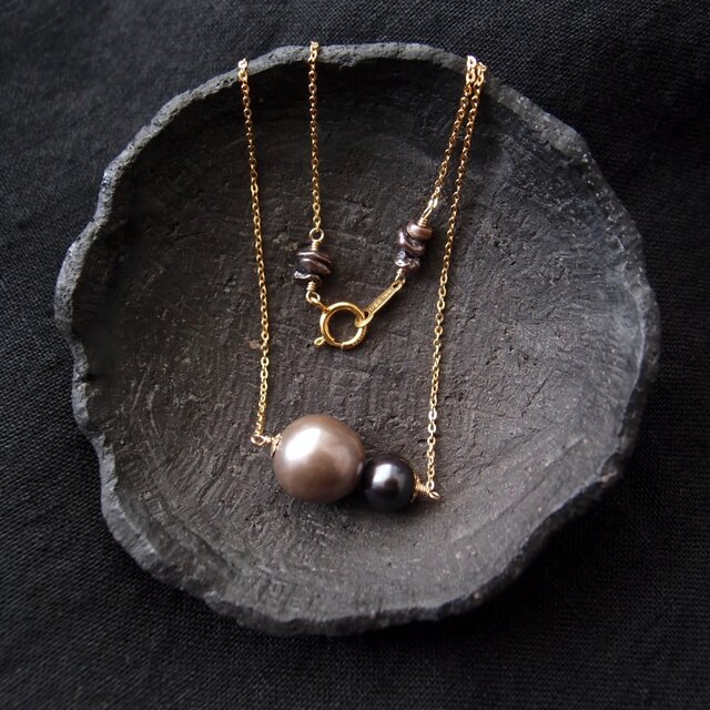 【K14gf】Greige × Navy Pearl Necklace／バイカラー パールネックレス（グレージュ×ネイビー）