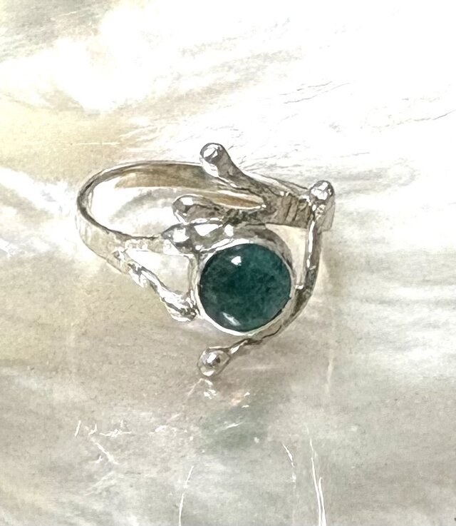 シルバーリング 自然モチーフ 緑の石 | iichi 日々の暮らしを心地よく