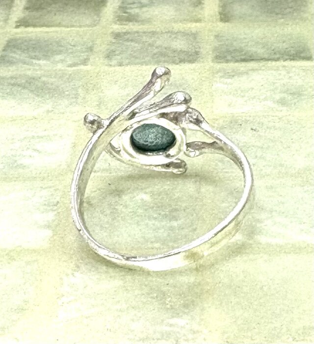 シルバーリング 自然モチーフ 緑の石 | iichi 日々の暮らしを心地よく