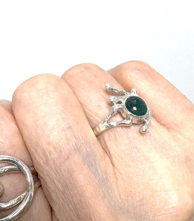 シルバーリング 自然モチーフ 緑の石 シルバーリング 自然モチーフ 緑の石 | iichi 日々の暮らしを