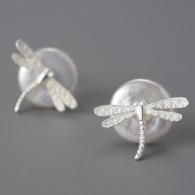 トンボのピアス - 細やかなディテールが特徴　P194 トンボのピアス - 細やかなディテールが特徴 P194 | iichi 日々